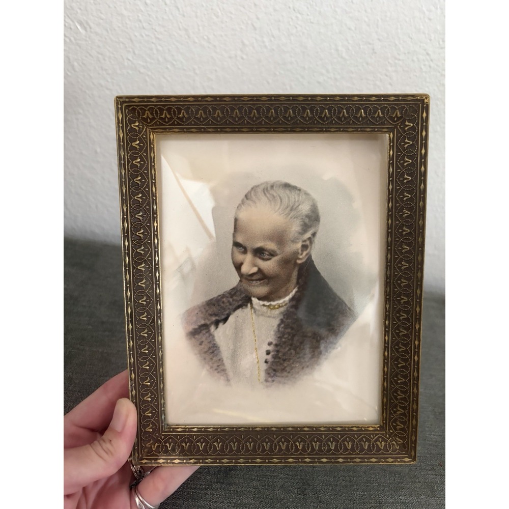 Ornate Gold Tome Frame Bubble Glass Portrait of A Haunted ? Old Women